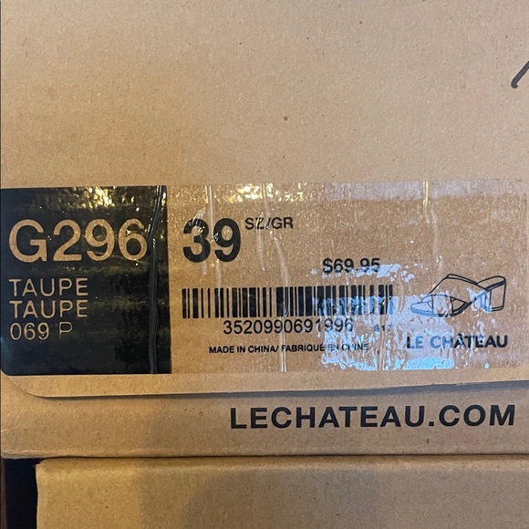 Le Chateau Women's Beige Cross-Strap Mules - Picture 14 of 14